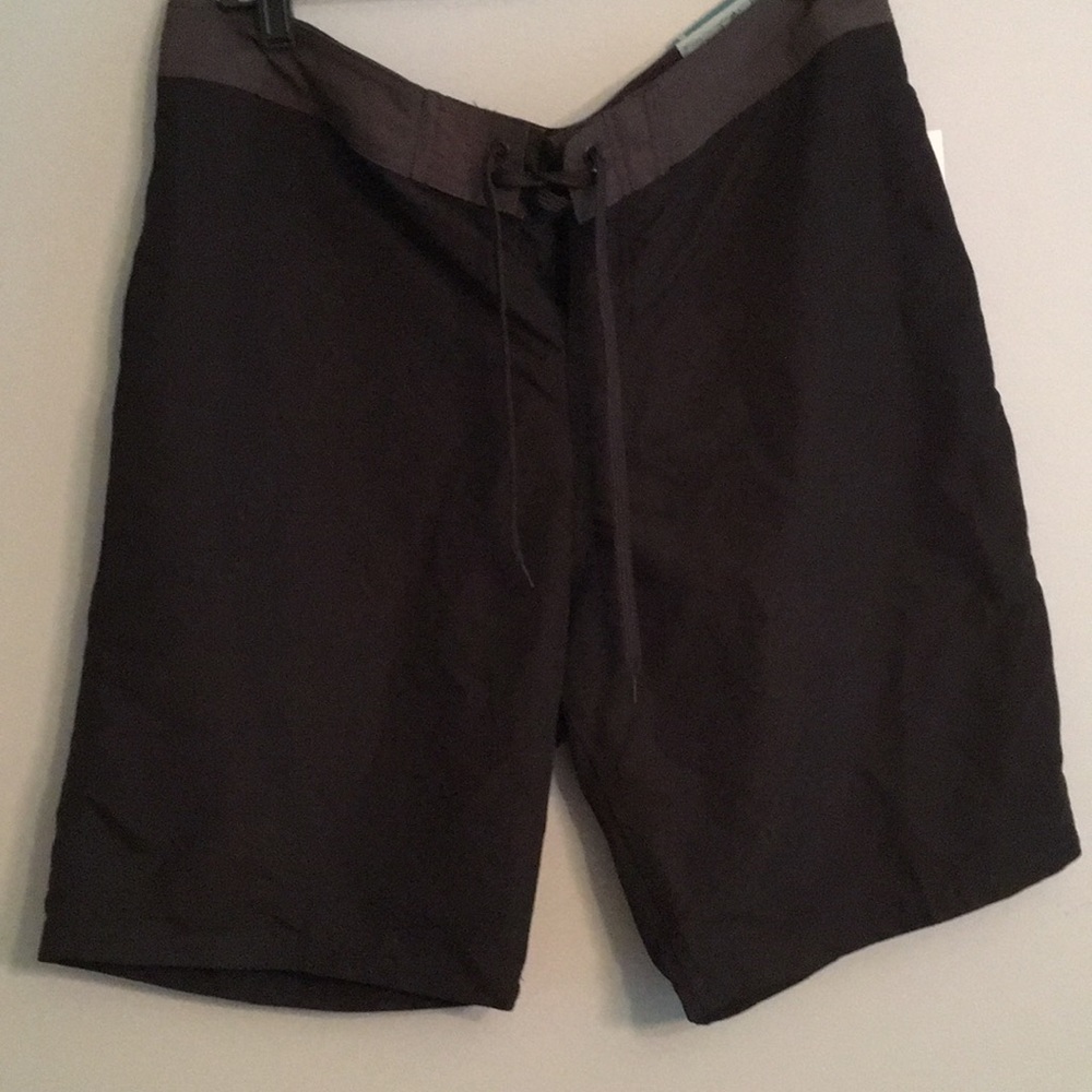 Old navy men’s board shorts 36 NWT